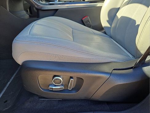 Used 2023 Land Rover Range Rover Evoque SE image 23