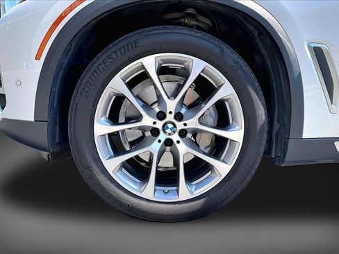 Used 2022 BMW X5 xDrive40i AWD/4WD image 33