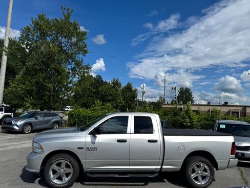 Used 2017 RAM 1500 Express RWD image 4