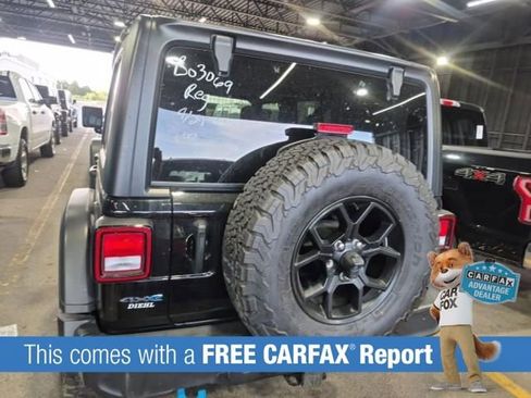 Used 2024 Jeep Wrangler Unlimited AWD/4WD image 2