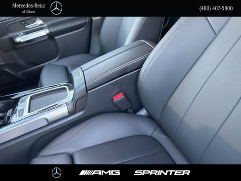Used 2025 Mercedes-Benz GLB 250 GLB 250 image 12