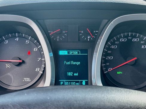 Used 2017 Chevrolet Equinox Premier w/ Enhanced Convenience Package FWD image 9