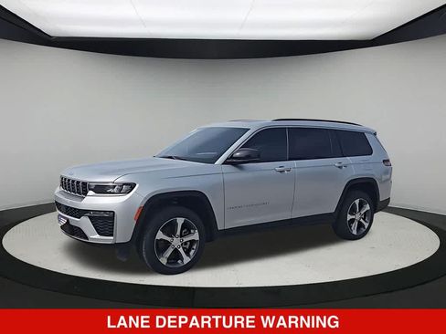 New 2026 Jeep Grand Cherokee L Limited AWD/4WD image 4