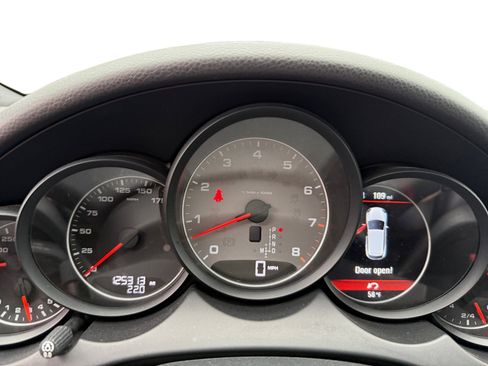 Used 2012 Porsche Cayenne S image 10