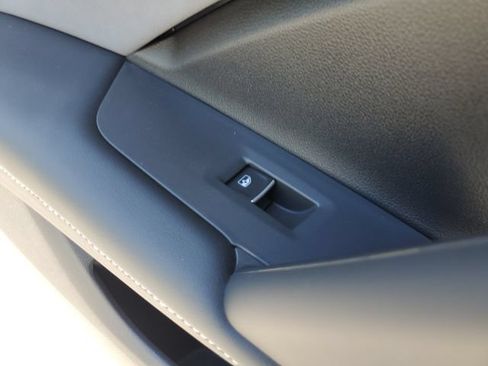 New 2026 Volkswagen Tiguan SE R-Line AWD/4WD image 14