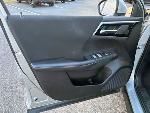 Used 2022 Mitsubishi Outlander ES image 17