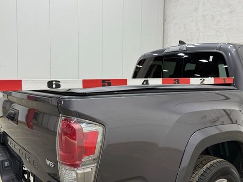 Used 2017 Toyota Tacoma Limited image 44