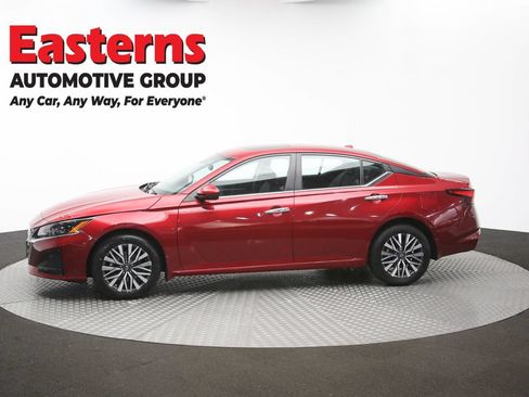 Used 2023 Nissan Altima 2.5 SV w/ SV Premium Package AWD/4WD image 60
