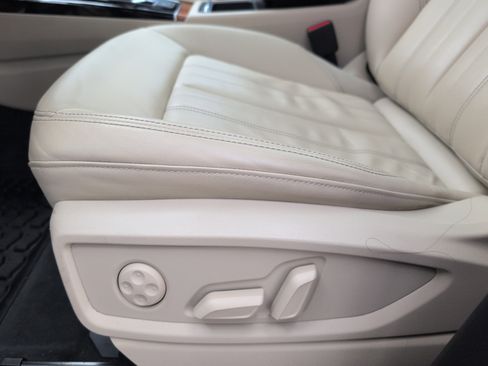 Used 2021 Audi Q5 Premium image 18