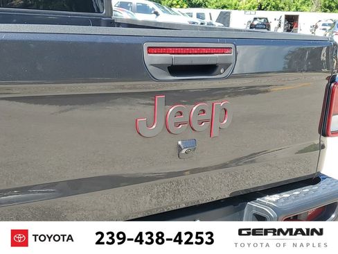 Used 2023 Jeep Gladiator Rubicon AWD/4WD image 18