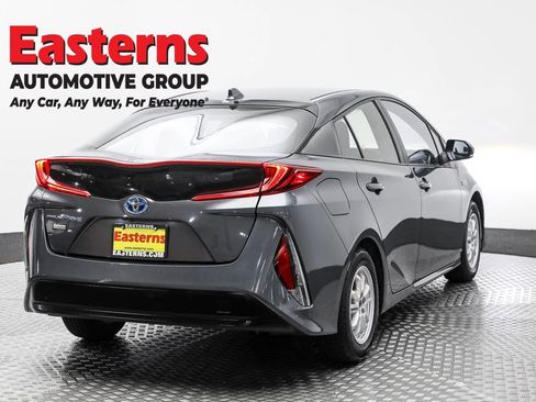 Used 2021 Toyota Prius Prime LE FWD image 5
