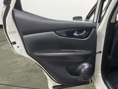 Used 2017 Nissan Rogue Sport SV w/ SV All-Weather Package image 13