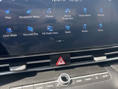 Used 2023 Hyundai Elantra Limited FWD image 15