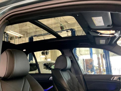 Used 2024 BMW X5 sDrive40i w/ Premium Package image 13