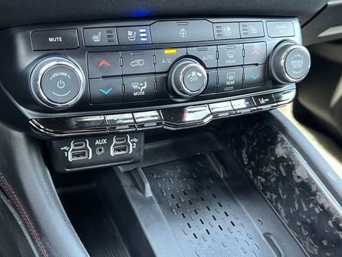 Used 2025 Dodge Durango R/T image 33