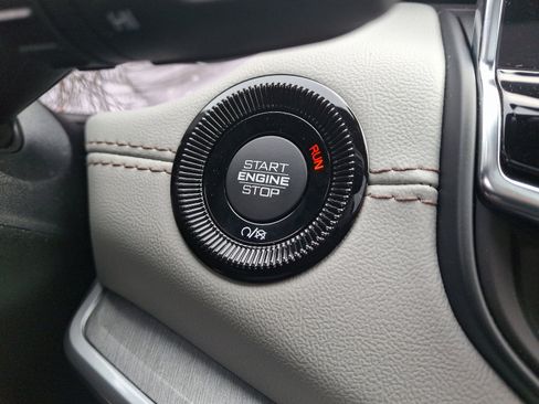 New 2025 Jeep Compass Limited w/ Sun & Sound Group image 21