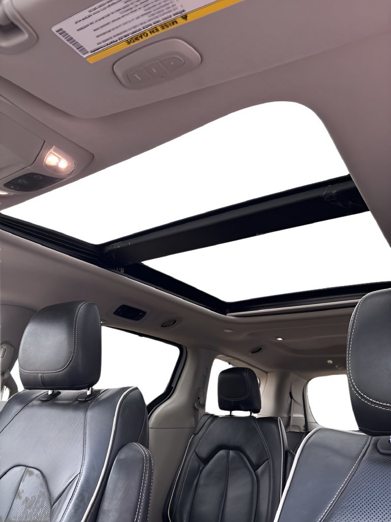 Used 2022 Chrysler Pacifica Limited FWD image 20