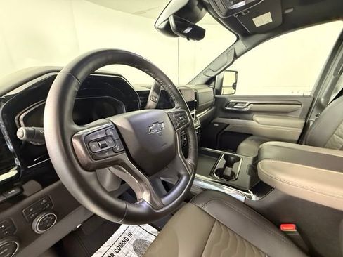 Used 2024 Chevrolet Silverado 2500 ZR2 w/ Technology Package AWD/4WD image 13