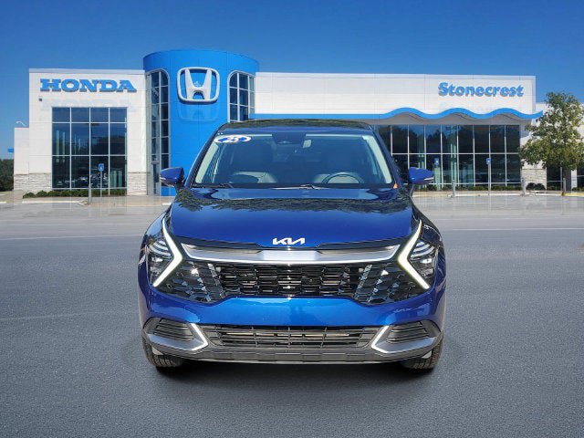 Used 2025 Kia Sportage EX FWD image 3