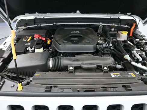 Used 2022 Jeep Wrangler Unlimited Sahara image 19