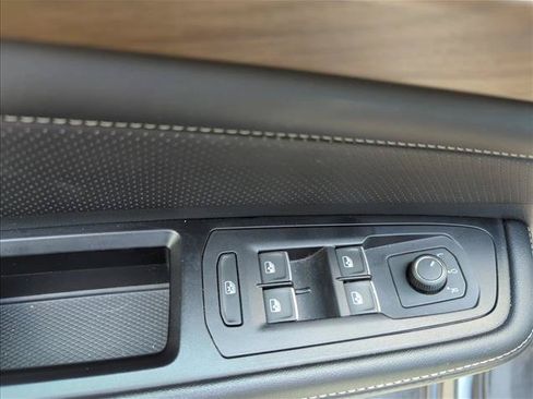 Used 2024 Volkswagen Atlas SE FWD image 10
