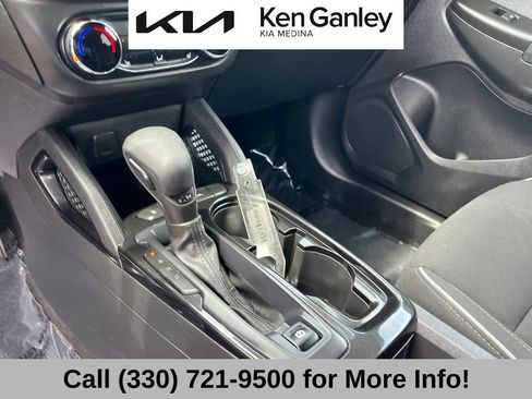Used 2022 Chevrolet TrailBlazer LT FWD image 34