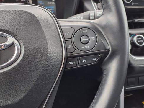 Certified 2022 Toyota Corolla Cross LE w/ Moonroof Package image 21