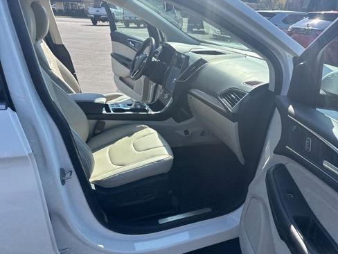 Used 2022 Ford Edge Titanium w/ Class II Trailer Tow Package image 12