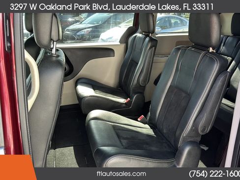 Used 2018 Dodge Grand Caravan SXT FWD image 15