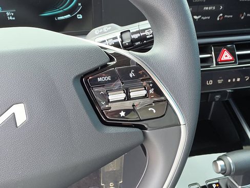 New 2026 Kia Niro LX FWD image 29