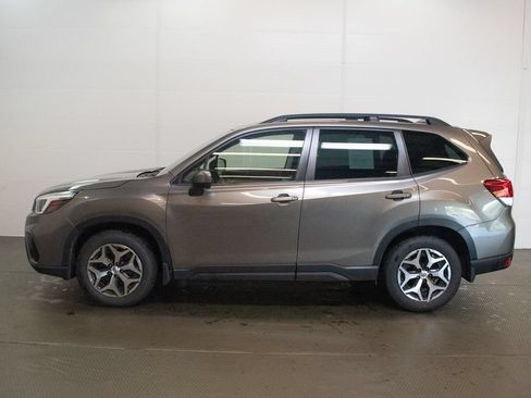 Used 2020 Subaru Forester Premium AWD/4WD image 7