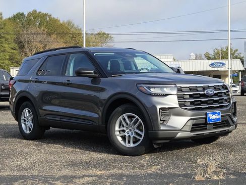 New 2026 Ford Explorer Active image 2
