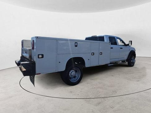 Used 2022 RAM 5500 Tradesman w/ Chrome Appearance Group AWD/4WD image 5