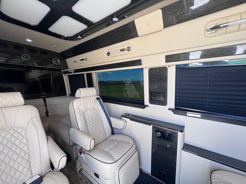 Used 2023 Mercedes-Benz Sprinter 3500 image 59