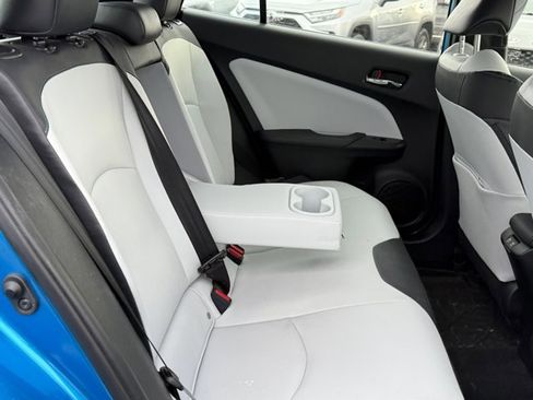 Used 2019 Toyota Prius XLE image 15