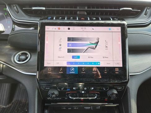 Used 2024 Jeep Grand Cherokee Limited 4xe image 7