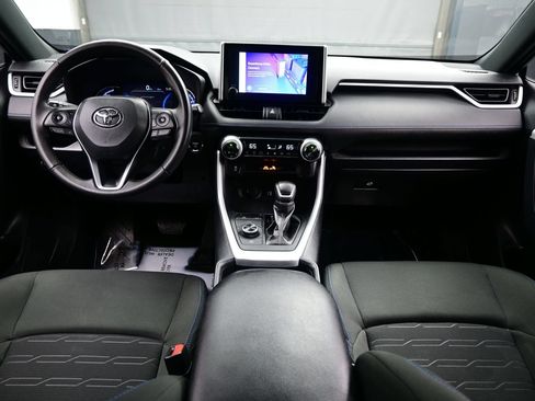 Used 2024 Toyota RAV4 SE AWD/4WD image 17