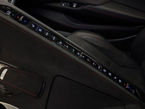 Used 2023 Chevrolet Corvette Stingray Premium Cpe w/ Z51 Performance Package image 8