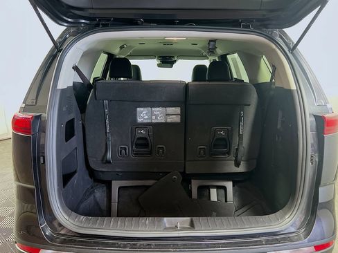 Used 2024 Kia Carnival LX FWD image 23