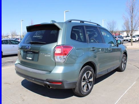 Used 2017 Subaru Forester 2.5i Limited AWD/4WD image 7