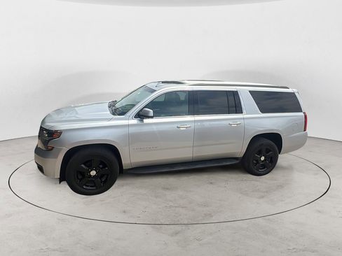 Used 2019 Chevrolet Suburban LT AWD/4WD image 3