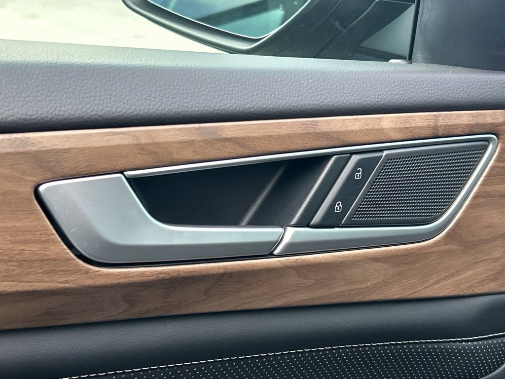 Certified 2024 Volkswagen Atlas SE FWD image 18