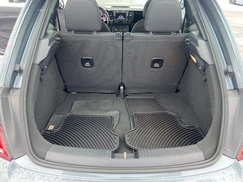 Used 2019 Volkswagen Beetle 2.0T SE FWD image 17