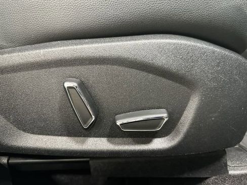 Used 2017 Ford Fusion SE w/ Equipment Group 601A FWD image 27