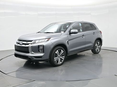 Used 2024 Mitsubishi Outlander Sport SE image 2