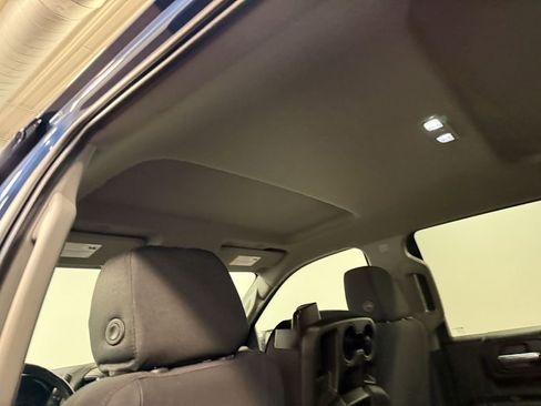 Used 2021 Chevrolet Silverado 1500 LT w/ Z71 Off-Road Package image 11