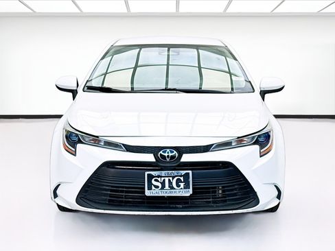 Used 2023 Toyota Corolla LE FWD image 2