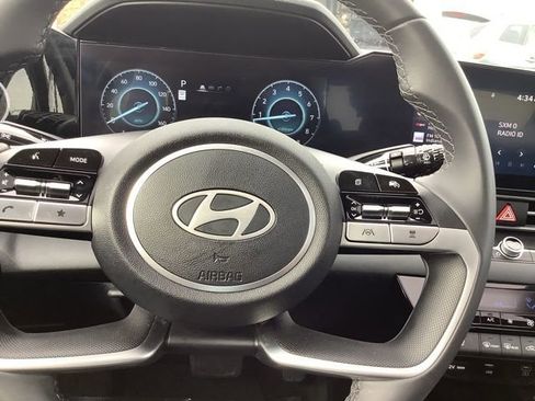 Used 2024 Hyundai Elantra SEL w/ Convenience Package image 36