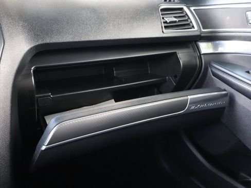 Used 2019 Ford Explorer Sport AWD/4WD image 40
