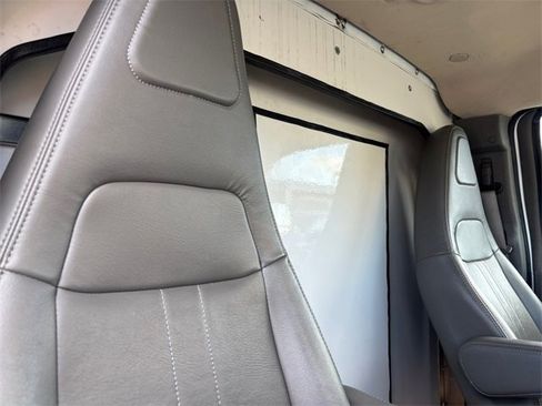 Used 2022 GMC Savana 3500 w/ Power Convenience Package image 33